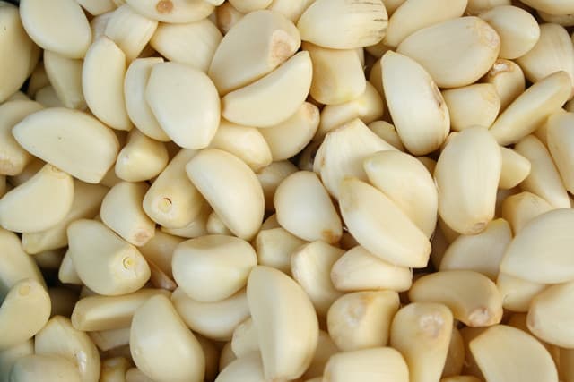 ثوم مقشر 250 غرام