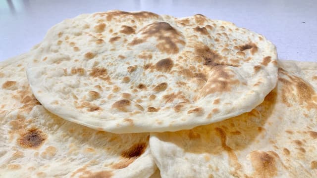 تنور خبز أبيض